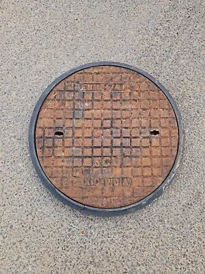 Reclaimed Round Cast Iron Manhole Drain Cover 485mm & Frame FREE P&P Keyhole • £85