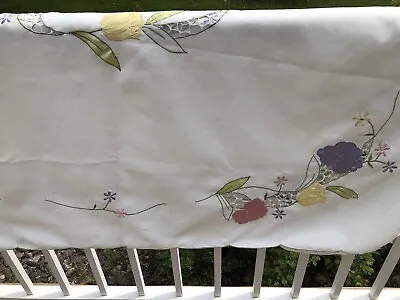 $12.58 • Buy Vintage White Poly Floral Applique Cutwork Embroidered Tablecloth 70”x52” NICE