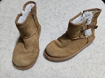 Koolaburra By UGG Victoria Mini Lined Boots Girl's Size 1 Brown Suede • $25