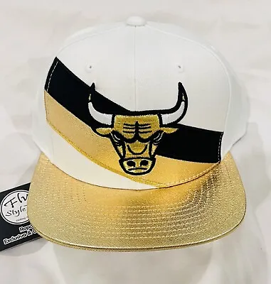 Exclusive Mitchell & Ness Chicago Bulls White & Gold Snapback Gold Stripes Logo • $49