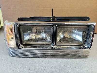 85-89 Volvo 740 Headlight Assembly Passenger Side RH Halogen 1235703 OEM • $279.95