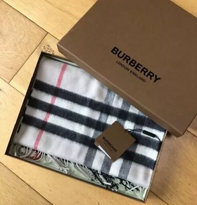 £199 • Buy BURBERRY The Classic Check Cashmere Scarf (Boxed, With Tags) Brand New RRP £390