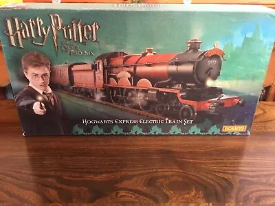 HORNBY Hogwarts  OO GAUGE HARRY POTTER TRAIN SET 🦅 THE ORDER OF THE PHOENIX 🦅 • £185