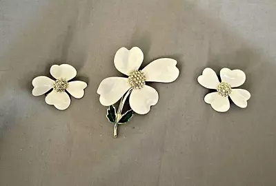 Vintage Jewelry - Sarah Coventry - Silver Tone - White Flower -Pin & Earring Set • $7.50