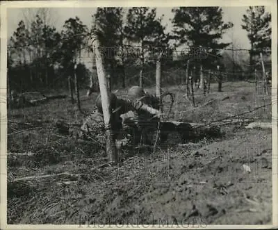 1943 Press Photo American Army Paratroopers Cut The Barbed Wire Entanglement • $16.99