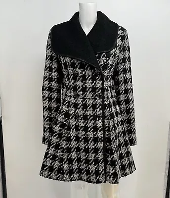 Guess Coat Women’s M Houndstooth Peplum Flare Black Gray Shawl Color • $40