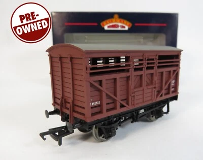 £15.25 • Buy OO Gauge Bachmann 37-700A 10T Cattle Wagon BR Bauxite