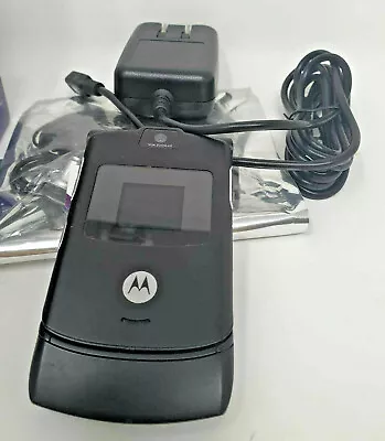 Motorola Razr V3 V3g Flip Phone AT&T Antique Text EASY Slim GSM Vintage Chip GSM • $39.97