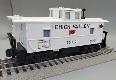 $25 • Buy RMT O Gauge Lighted Center Copula Caboose, Lehigh Valley 95032