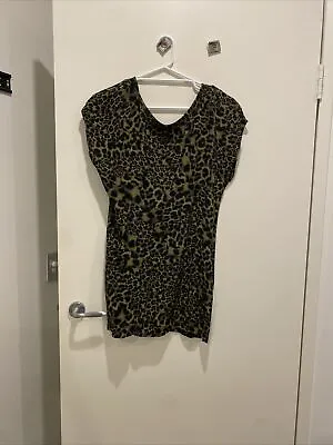 $40 • Buy Tigerlily Dress 6