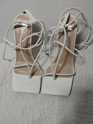 Mixx Shuz Women's Size 7.5 White PU High Heel Shoes • $12.99