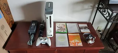 Microsoft Xbox 360 60 GB White Console • $125
