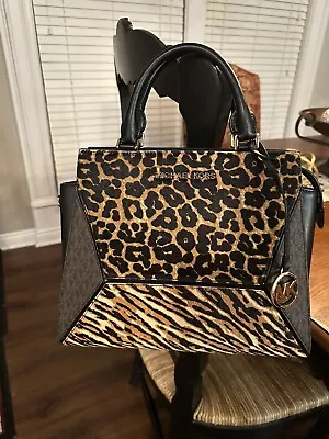 Michealkors Handbag And Wallet • $120