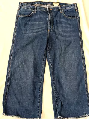 H&M Cropped Jeans Raw Hem 33'X20  Limited Edition • $8.40