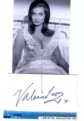 Valerie Leon Vintage Signed Page AFTAL#145 • £7.99