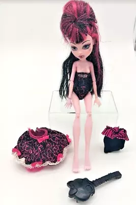 2008 Draculaura Monster High Sweet 16~Top Skirt Brush Swimsuit Black Pink • $19.95
