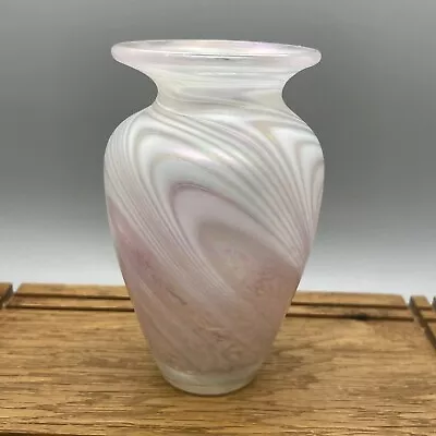 Mt St Helens The Glass Eye Iridescent Pink Swirl Pulled Through Feather Vase 86’ • $75.99