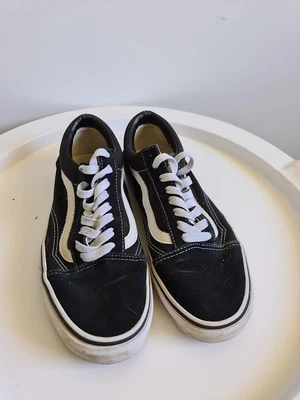 $20 • Buy Black Vans Size 9.5
