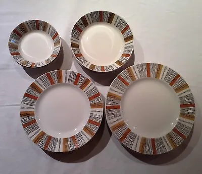 Midwinter Pottery Tableware In The Sienna Pattern • £8