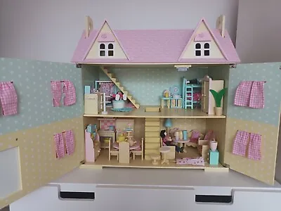 Wooden Le Toy Van Dolls House With Full Furniture Set And Dolls • £100