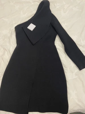 $180 • Buy Scanlan Theodore Black Crepe Knit Dress