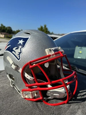 $199.99 • Buy New England Patriots Aaron Hernandez Riddell Revo Full Size Football Helmet
