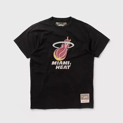 Mitchell & Ness NBA Miami Heat Team Logo SS Basketball T-Shirt Men Black • £20.08