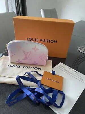 £895 • Buy Louis Vuitton Cosmetic Bag Pouch Pastel