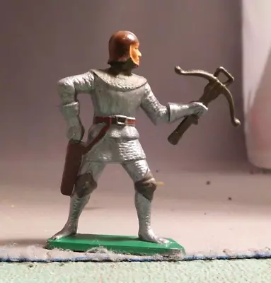Starlux 60mm Medieval Knight Reaching For Arrow And Crossbow • $12