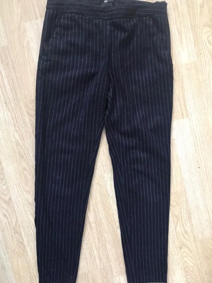£3 • Buy Womens  H&M Navy Pin Striped Straight Leg Trousers. Size 8 Eu 36 Velvet Feel
