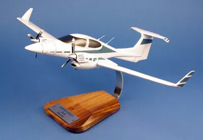 Diamond DA42 Twin Star Desk Top Display Private Plane Model 1/24 AV Airplane New • $348.50