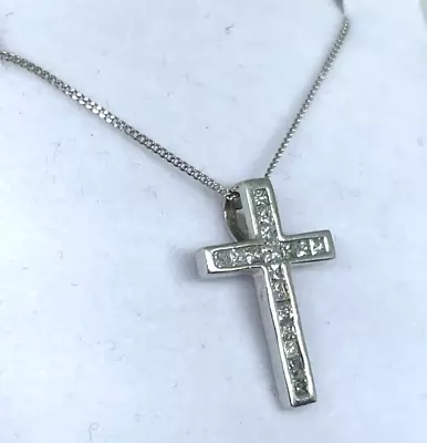 18ct White Gold Diamond Cross 17 Stone 0.50ct 1.5 Grams 18  Silver Chain • £350