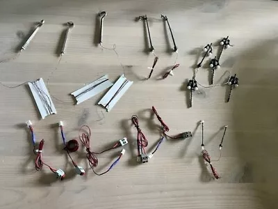 £10 • Buy A Selection Of OO Gauge Street Lights And Fittings - Woodland Scenics -16 Pieces