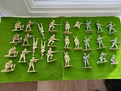 28 Airfix Soldiers 1/32 Scale • £1.99