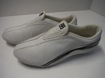 MOOTO Size 5 White Martial Arts Shoes • $27.94