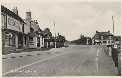 M England Essex Old Postcard English The Castle Inn Ramsey Harwich • £4.99