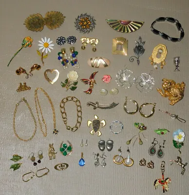 Vintage Lot Of 50 Brooches Earrings Bracelets Necklace Jewelry Gold- Silver-Tone • $49.99