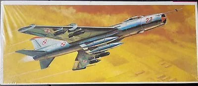 Flugzeug Modellbaukasten Su-7 1/72 FS NEW Model Kit ‘Sullys Hobbies’  • $19.88