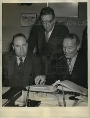 1939 Press Photo Members Of The Maritime Commission Review The Ship Transfers • $19.99