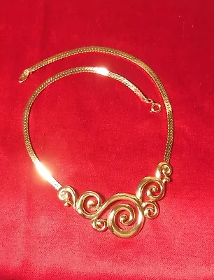 TRIFARI Designer Collar Necklace Gold Tone Vintage Jewelry Signed • $36