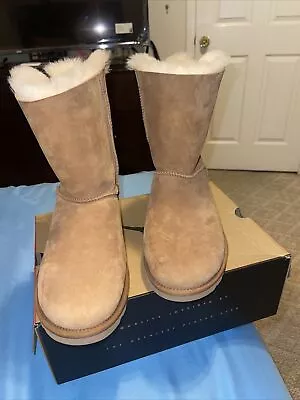 Bailey Bow 2 Ugg Boots • $200