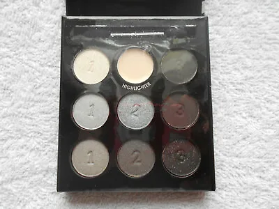 Collection 2000 Work The Colour Eyeshadow Palette (Full Size Tester) - Smokey • £2.50