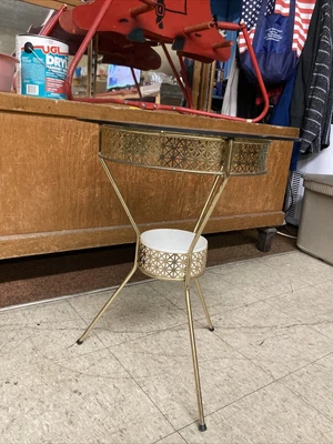 $43.99 • Buy Vintage Retro MCM Filigree Gold Metal Accent Table Round Glass Top HW Regency