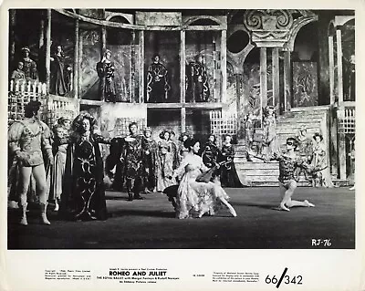 Romeo & Juliet Royal Ballet Margot Fonteyn Rudolf Nureyev VINTAGE 8x10 Photo • $11.23