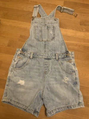 £1.50 • Buy Girls Age 8-9 Denim Short Dungarees 