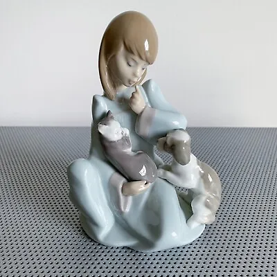 Lladro CAT NAP Figurine Girl Green Dress Sleeping Kitten Cat & Puppy #5640 MINT • $75