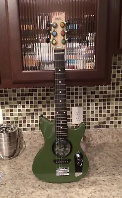 $45 • Buy First Act Discovery 9V Electric Guitar Green Camouflage Built-In Amp Speaker-30”