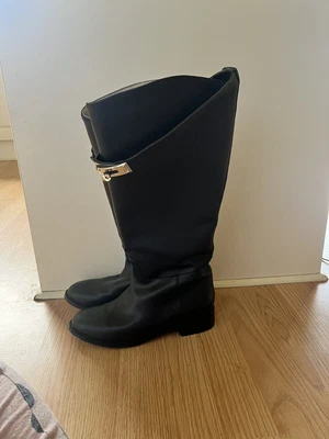 $500 • Buy Hermes Jumping Boots