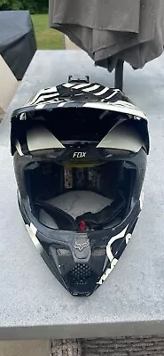 Fox Racing V3 Helmet Medium • $200