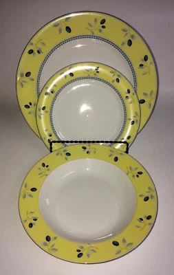 £16.06 • Buy ROYAL DOULTON Blueberry 3 Piece Set: Dinner & Salad Plates & Bowl. EUC